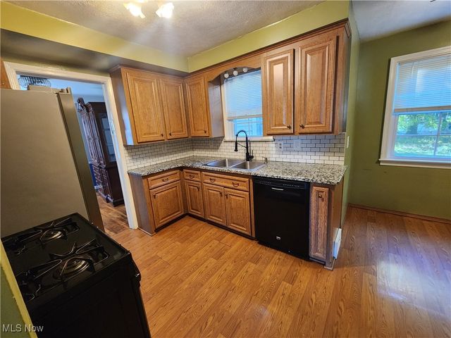 2320 Wrenford Road, University Heights, OH 44118