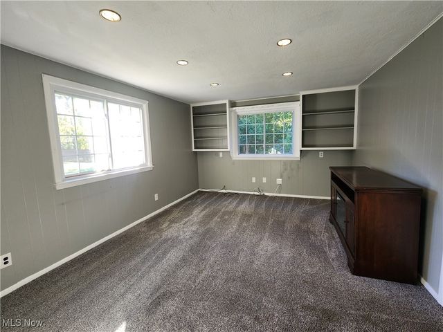 2320 Wrenford Road, University Heights, OH 44118