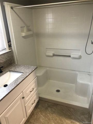 4715 Culver Street, Dearborn Heights, MI 48125