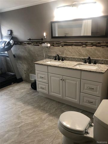 4715 Culver Street, Dearborn Heights, MI 48125