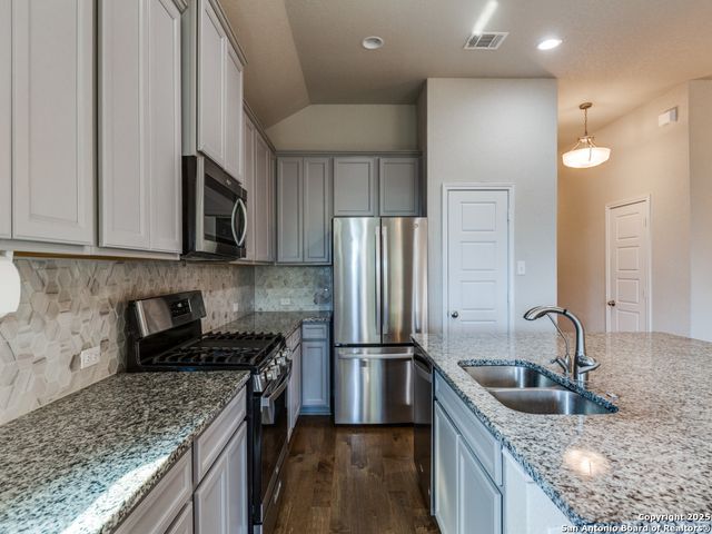 10206 BRICEWOOD PL, San Antonio, TX 78254