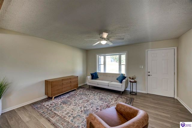 402 Duggins Drive, Elizabethtown, KY 42701