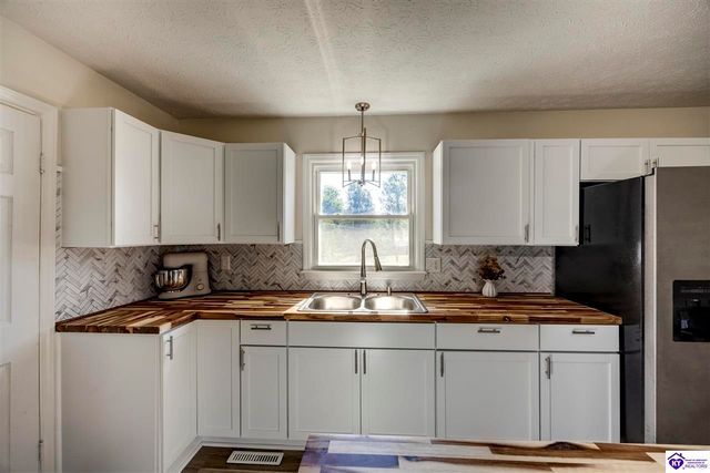 402 Duggins Drive, Elizabethtown, KY 42701