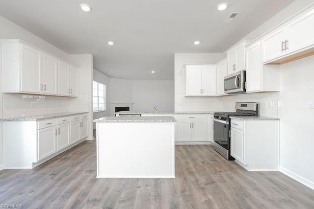 3016 Middle Creek Lane, Greensboro, NC 27405