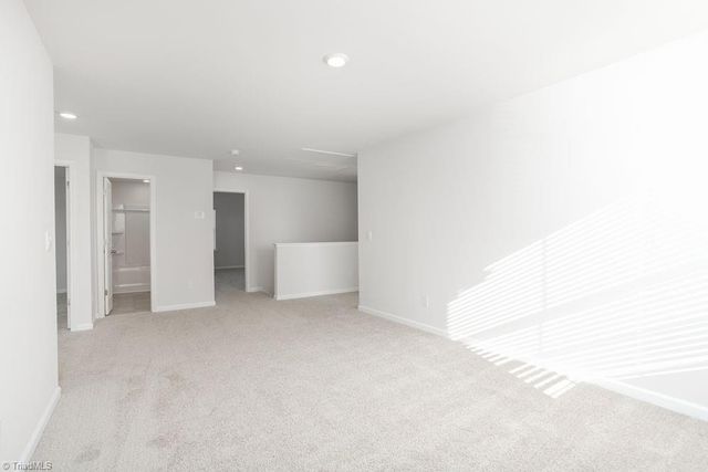 3016 Middle Creek Lane, Greensboro, NC 27405