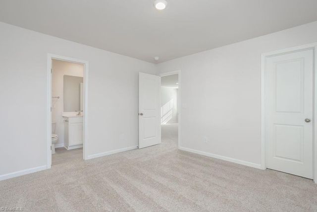 3016 Middle Creek Lane, Greensboro, NC 27405