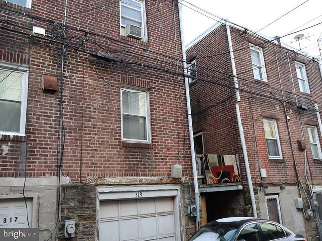 319 AVON RD, Upper Darby, PA 19082