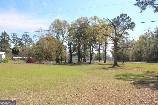 1606 Homestead Drive, Ellabell, GA 31308