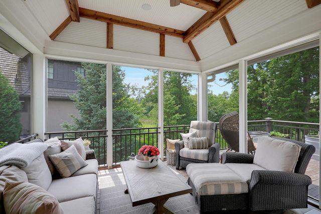415 Carpenters Pt, Wayzata, MN 55391