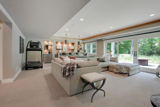 415 Carpenters Pt, Wayzata, MN 55391