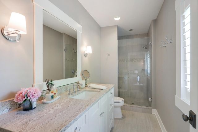 415 Carpenters Pt, Wayzata, MN 55391