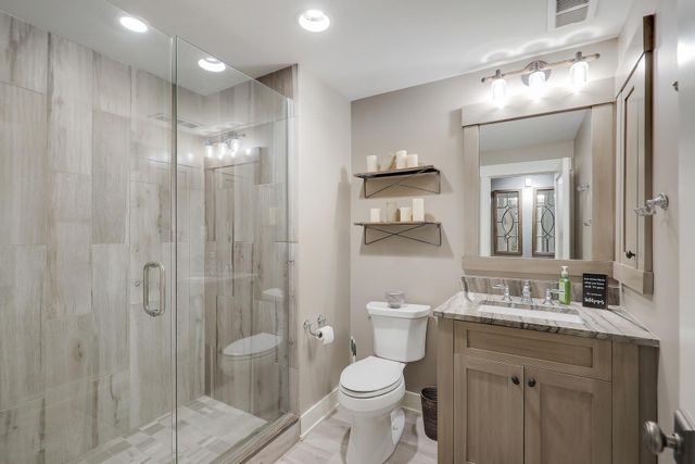 415 Carpenters Pt, Wayzata, MN 55391