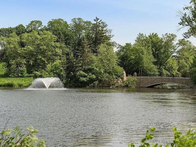 415 Carpenters Pt, Wayzata, MN 55391
