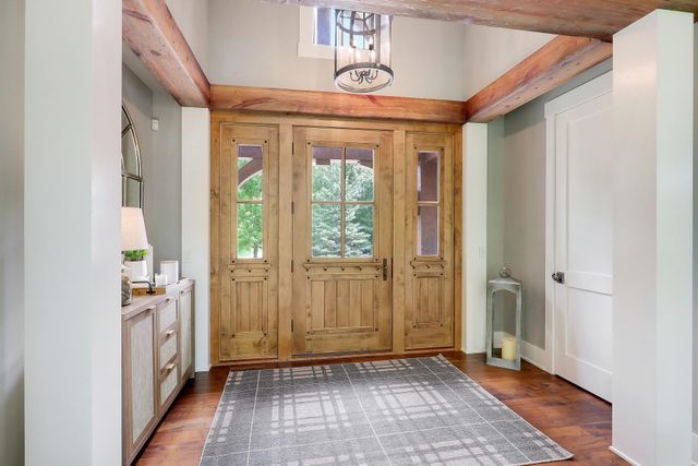 415 Carpenters Pt, Wayzata, MN 55391