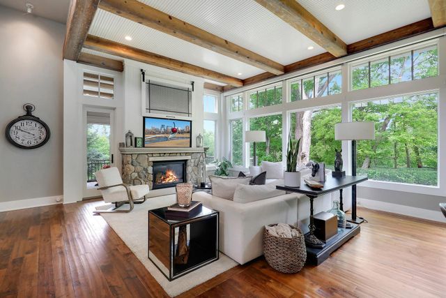 415 Carpenters Pt, Wayzata, MN 55391