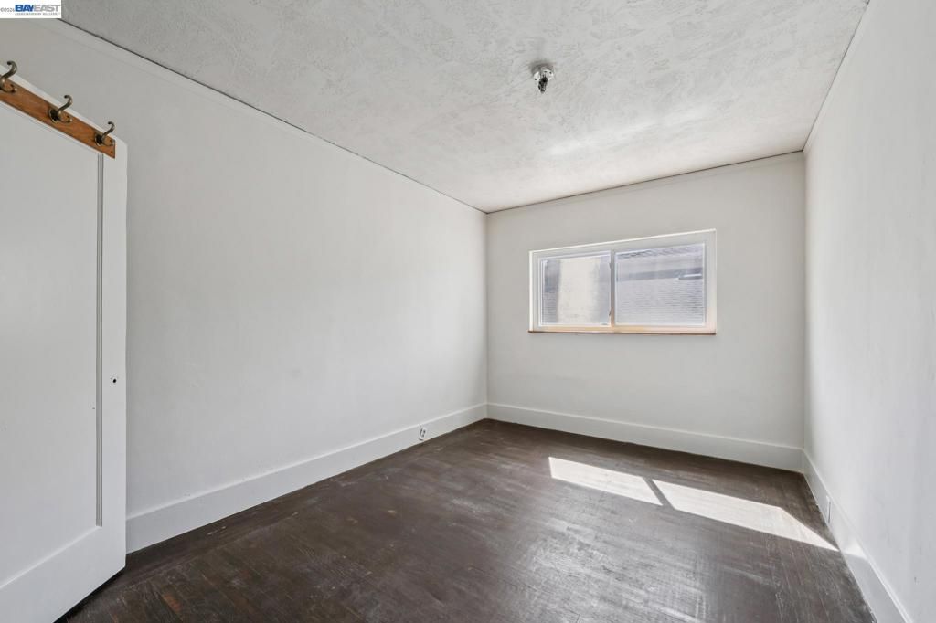 Image 10 of property listing at 3231 Wisconsin St, Oakland, CA 94602