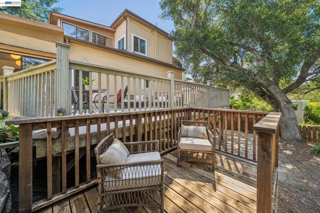 Image 17 of property listing at 3231 Wisconsin St, Oakland, CA 94602