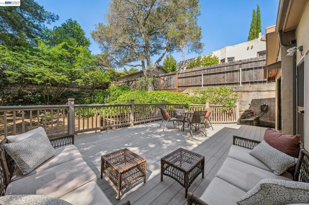 Image 20 of property listing at 3231 Wisconsin St, Oakland, CA 94602