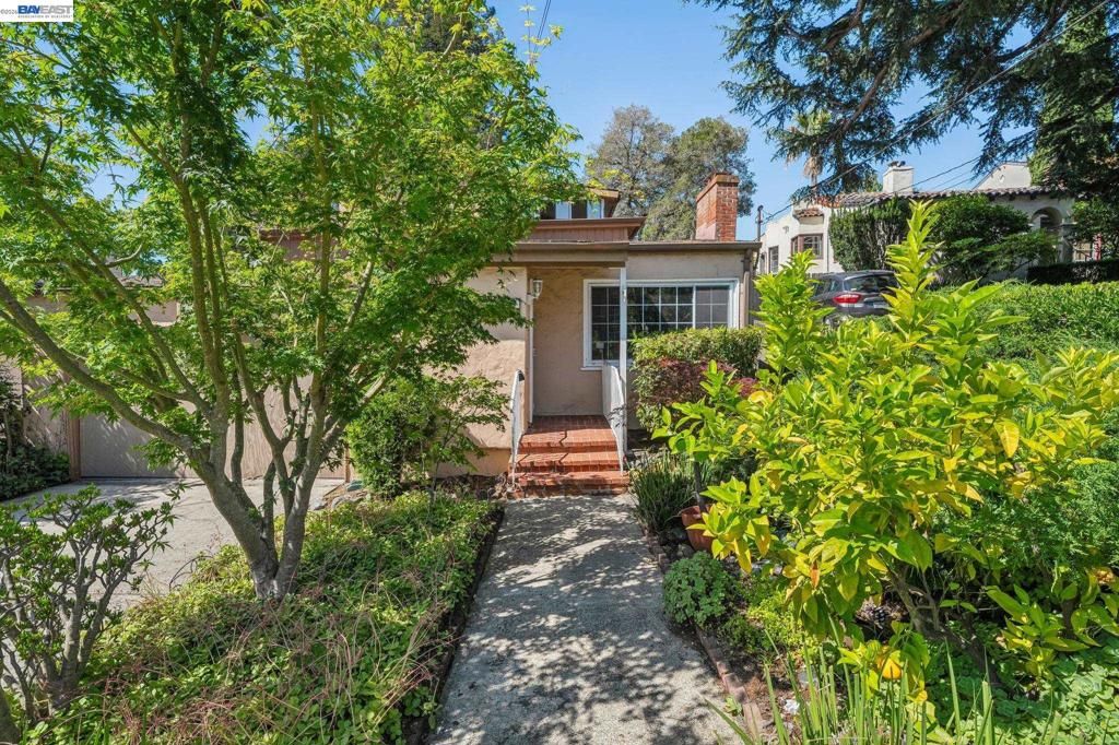 Image 31 of property listing at 3231 Wisconsin St, Oakland, CA 94602
