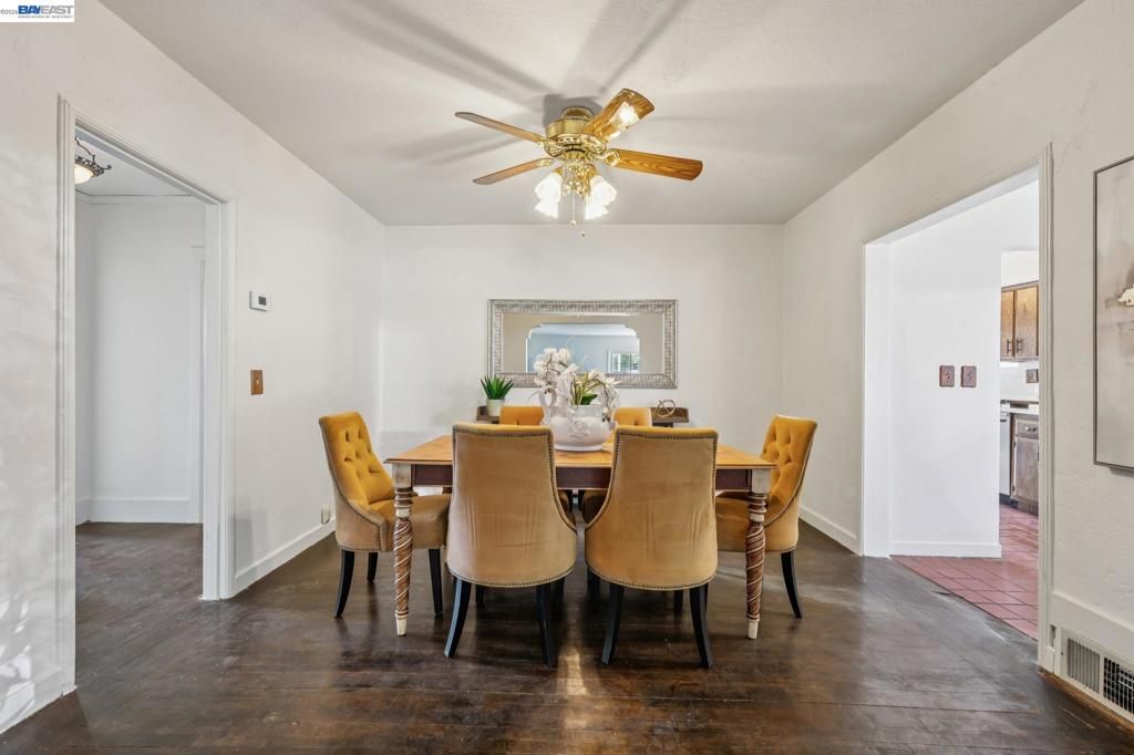 Image 5 of property listing at 3231 Wisconsin St, Oakland, CA 94602