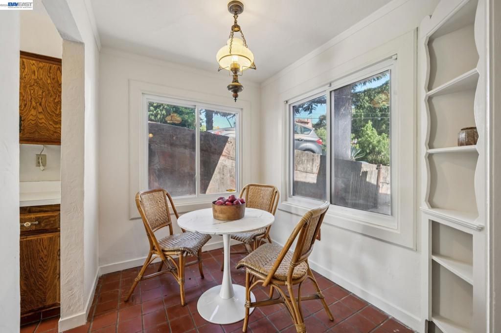 Image 7 of property listing at 3231 Wisconsin St, Oakland, CA 94602