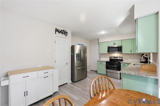 14101 Ramsey Ct, Chester, VA 23831