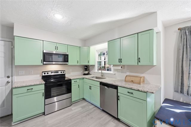 14101 Ramsey Ct, Chester, VA 23831
