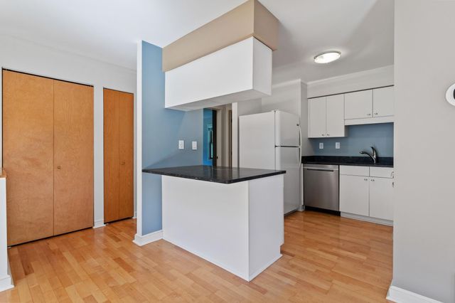 2321 Pillsbury Avenue S, Minneapolis, MN 55404