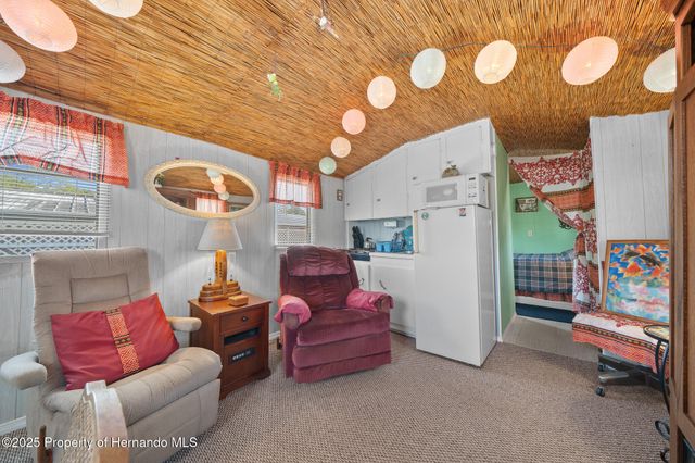 6448 W Richard Drive, Weeki Wachee, FL 34607