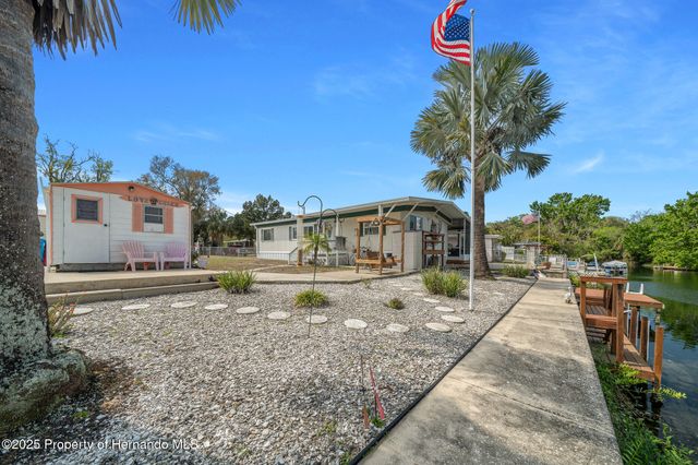 6448 W Richard Drive, Weeki Wachee, FL 34607