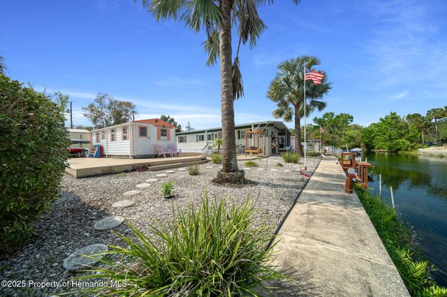 6448 W Richard Drive, Weeki Wachee, FL 34607