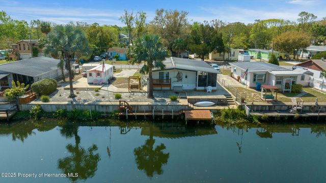 6448 W Richard Drive, Weeki Wachee, FL 34607