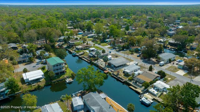 6448 W Richard Drive, Weeki Wachee, FL 34607