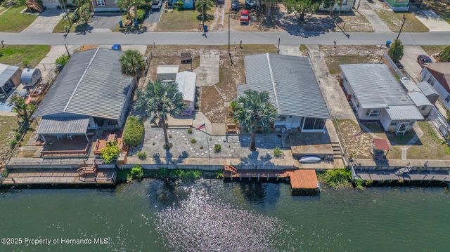 6448 W Richard Drive, Weeki Wachee, FL 34607