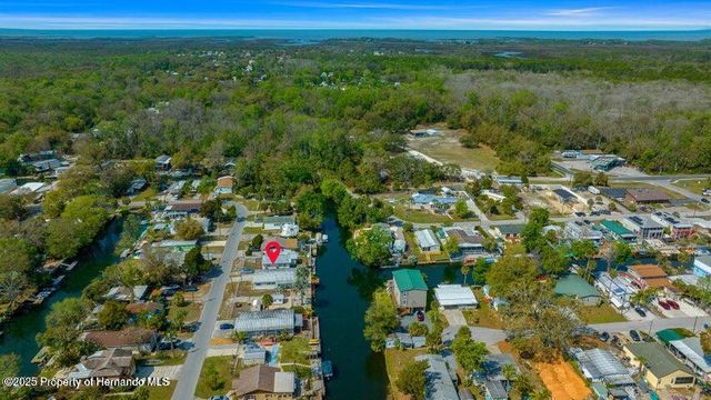 6448 W Richard Drive, Weeki Wachee, FL 34607