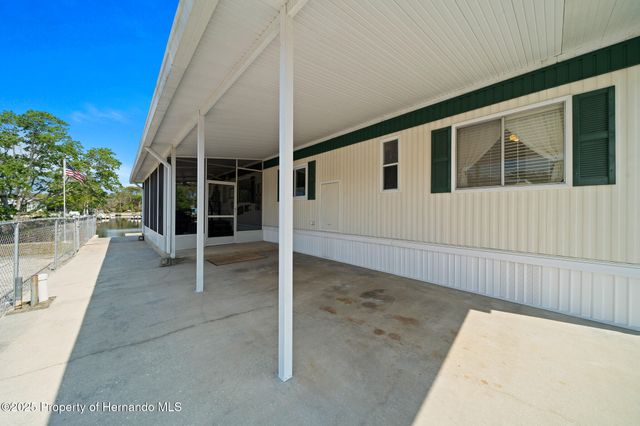 6448 W Richard Drive, Weeki Wachee, FL 34607