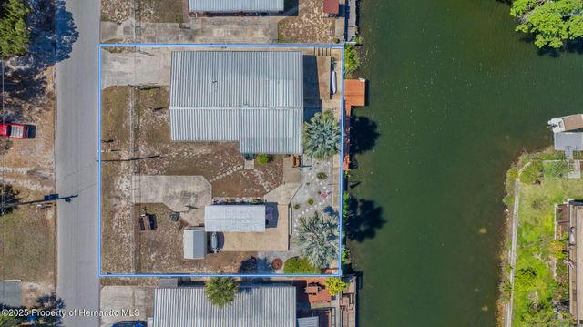 6448 W Richard Drive, Weeki Wachee, FL 34607