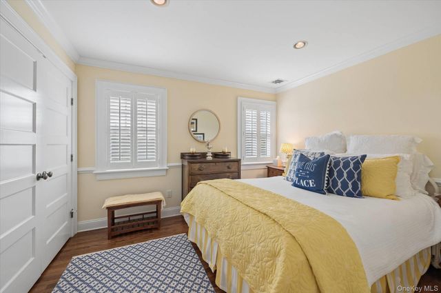 26 Odgen Lane, Quogue, NY 11959