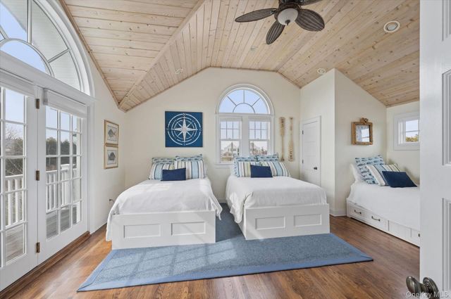 26 Odgen Lane, Quogue, NY 11959