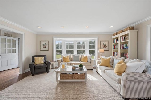 26 Odgen Lane, Quogue, NY 11959