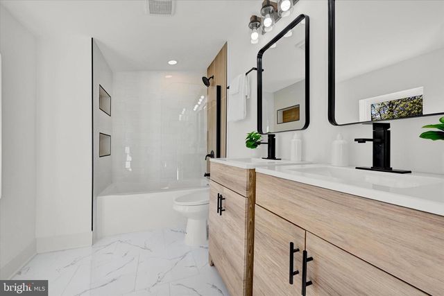 420 E MAIN ST, Westminster, MD 21157