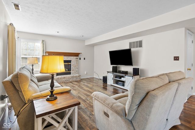 7913 Meadow Bend Lane, Indianapolis, IN 46259