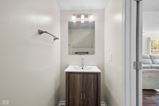 7913 Meadow Bend Lane, Indianapolis, IN 46259