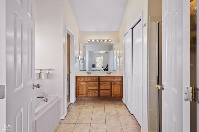 7913 Meadow Bend Lane, Indianapolis, IN 46259