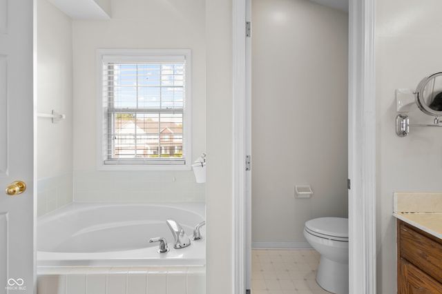 7913 Meadow Bend Lane, Indianapolis, IN 46259