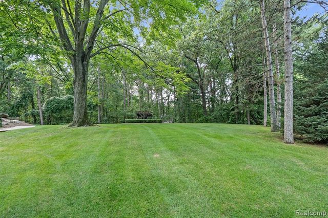 5484 Waldon Road, Clarkston, MI 48348