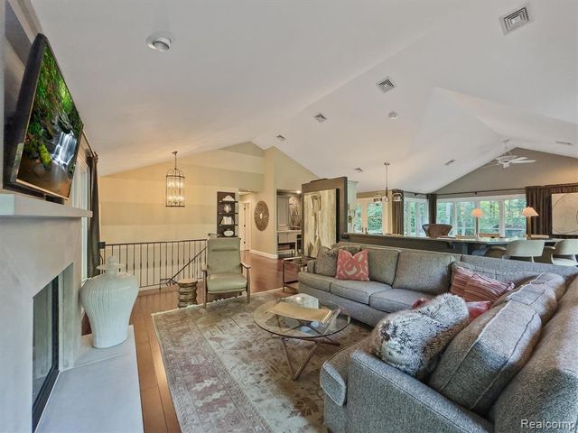 5484 Waldon Road, Clarkston, MI 48348