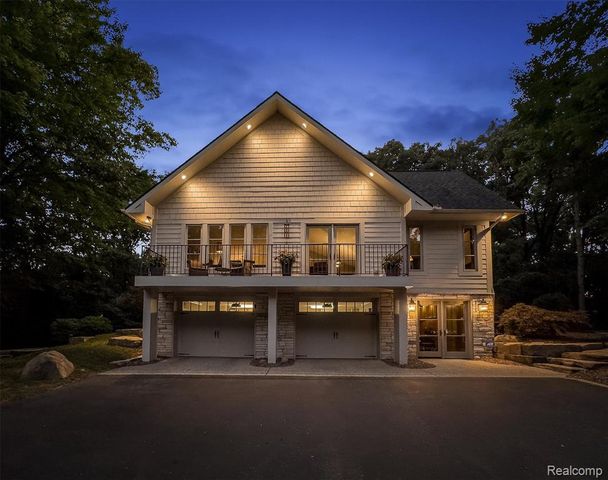 5484 Waldon Road, Clarkston, MI 48348