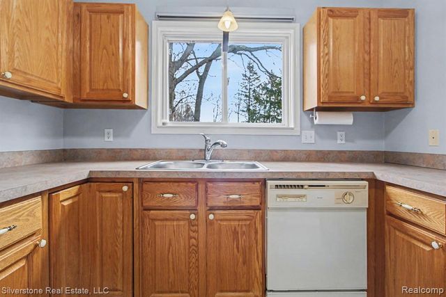 37140 Condor Court, Westland, MI 48185