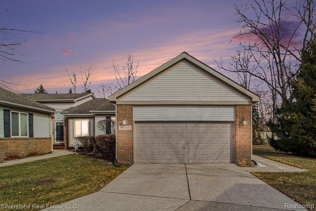 37140 Condor Court, Westland, MI 48185